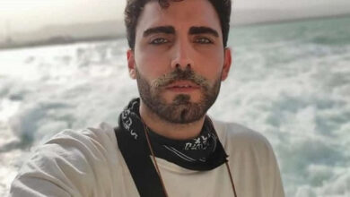 بیوگرافی محمد صادقی بازیگر نقش امیرعلی در سریال بی همگان زندگینامه محمد صادقی