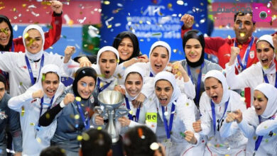 نخواندن سرود ایران