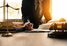 وکیل یا مشاور وکیل یا مشاور