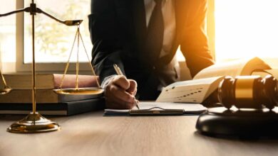 وکیل یا مشاور وکیل یا مشاور