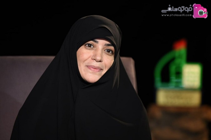 تحصیلات و آغاز فعالیت هنری الهام چرخنده تحصیلات و آغاز فعالیت هنری الهام چرخنده