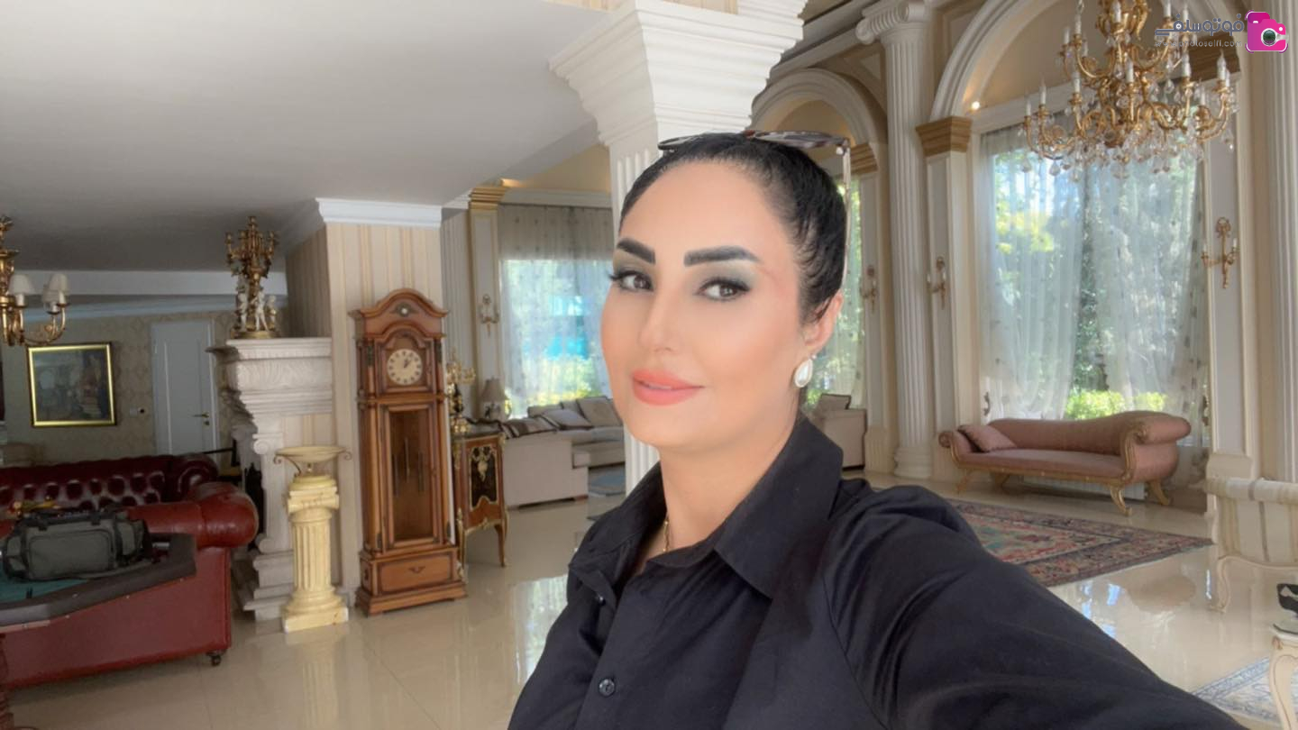 سلفی آیسل کاپلان در منزل سلفی آیسل کاپلان در منزل